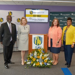 Dignitaries from JCSU and CPCC after signing “JCSU Connect”– a new bachelor’s degree pathway that will expand college access to more students in Charlotte-Mecklenburg and beyond. 