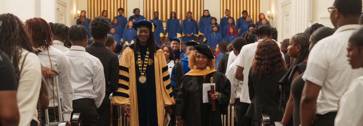 President Kinloch recessing during Freshman Convocation 2025