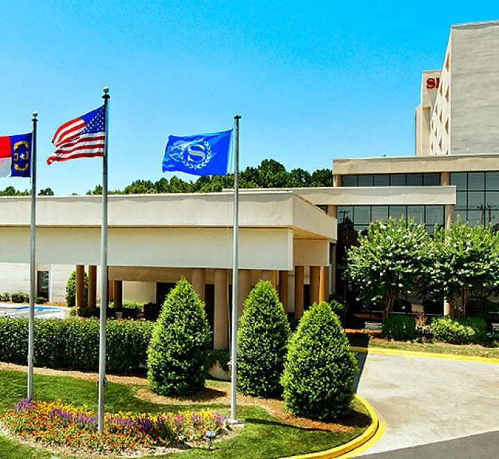 The Sheraton Charlotte Hotel Exterior
