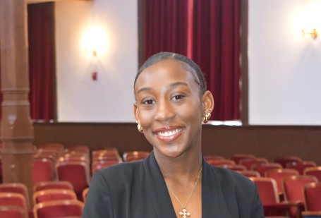Eryn Glover Headshot