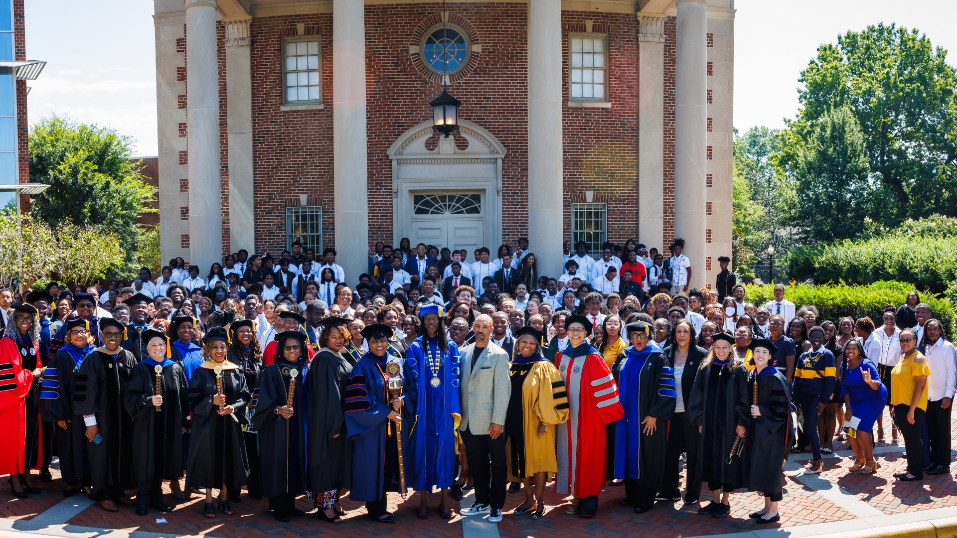 Wide shot of the freshmen class and administrators after Freshman Convocation 2023