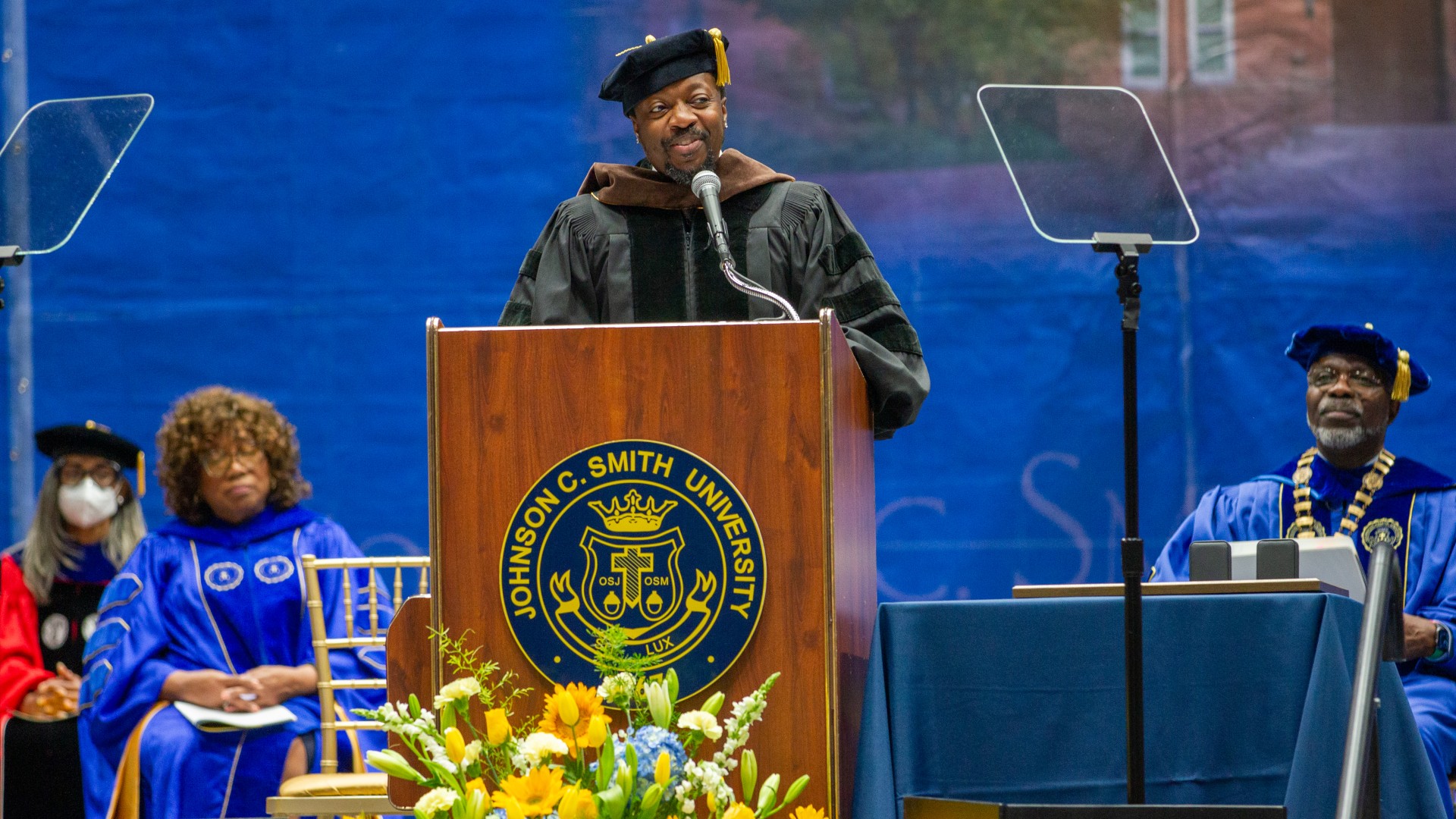Anthony Hamilton speaks during Commencement 2023