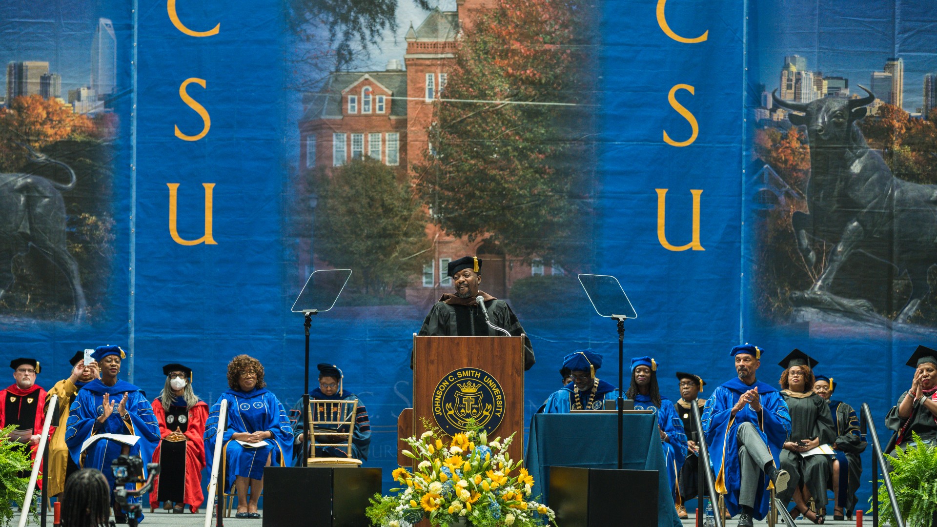 Anthony Hamilton speaks during Commencement 2023