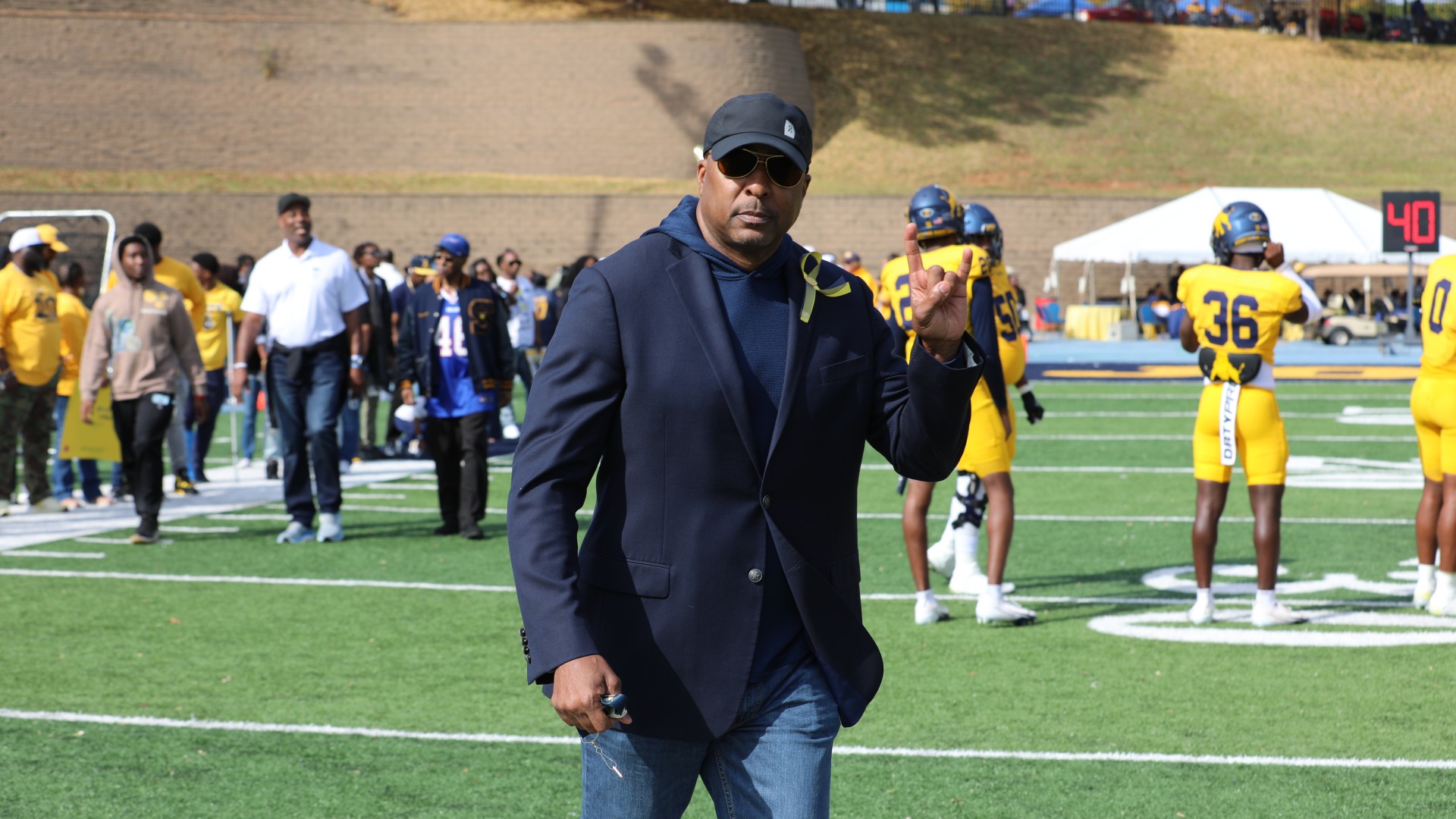 Terrence Warren showing his Bulls pride