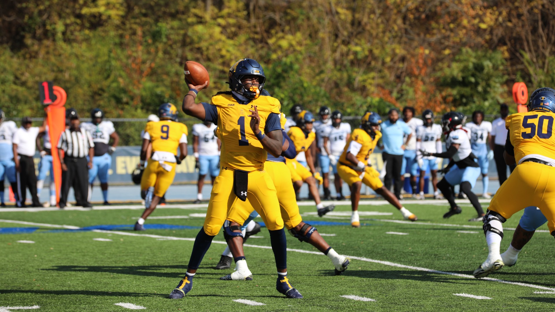 Kelvin Durham back for a throw during the game