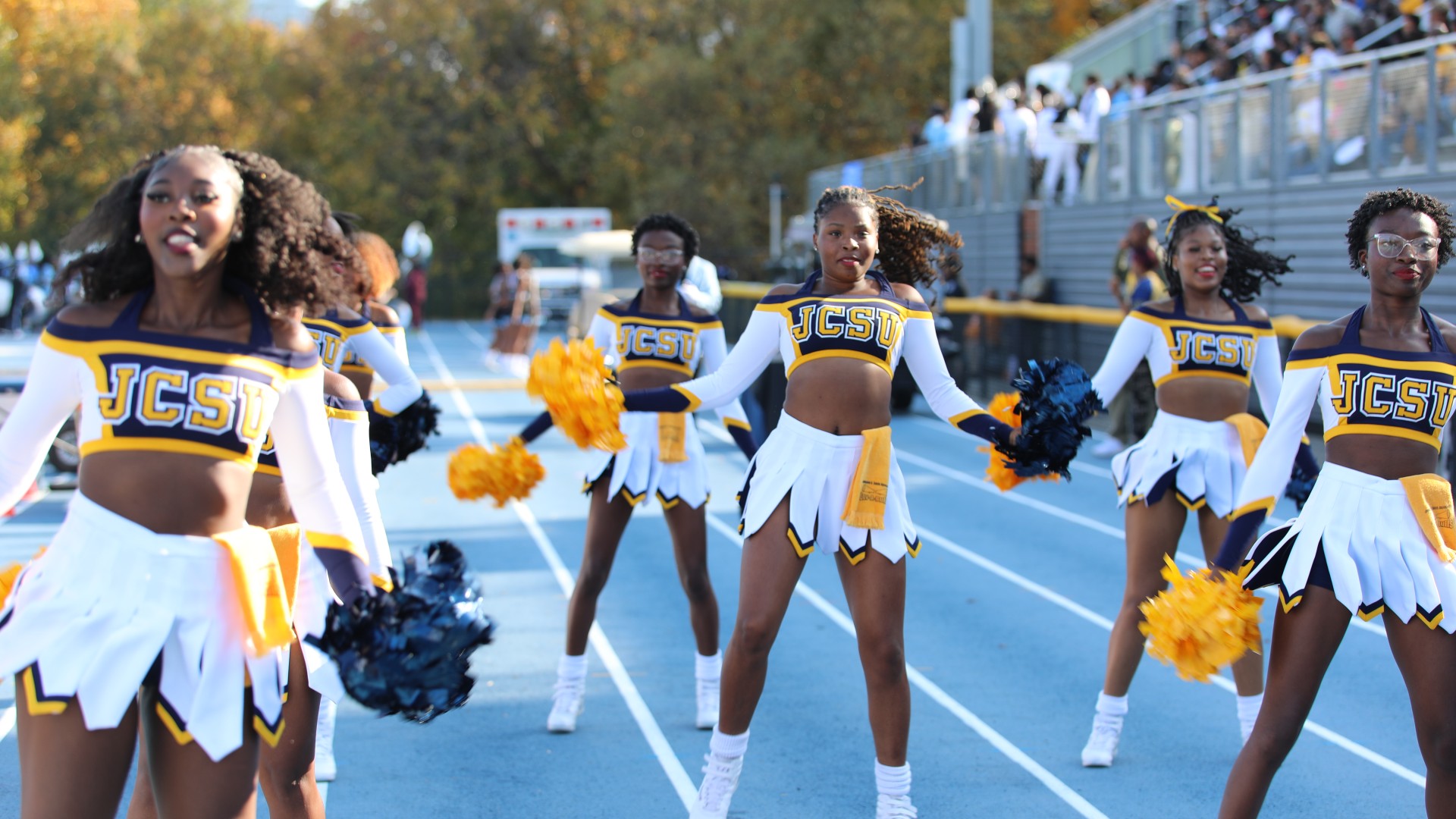 Luv A Bulls Cheer on the Team
