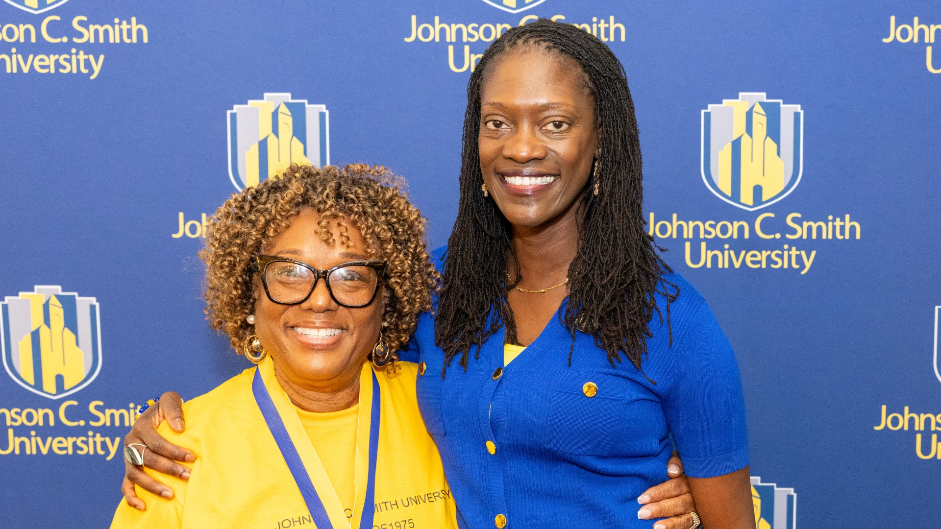 Golden Class medallion with President Kinloch Photos
