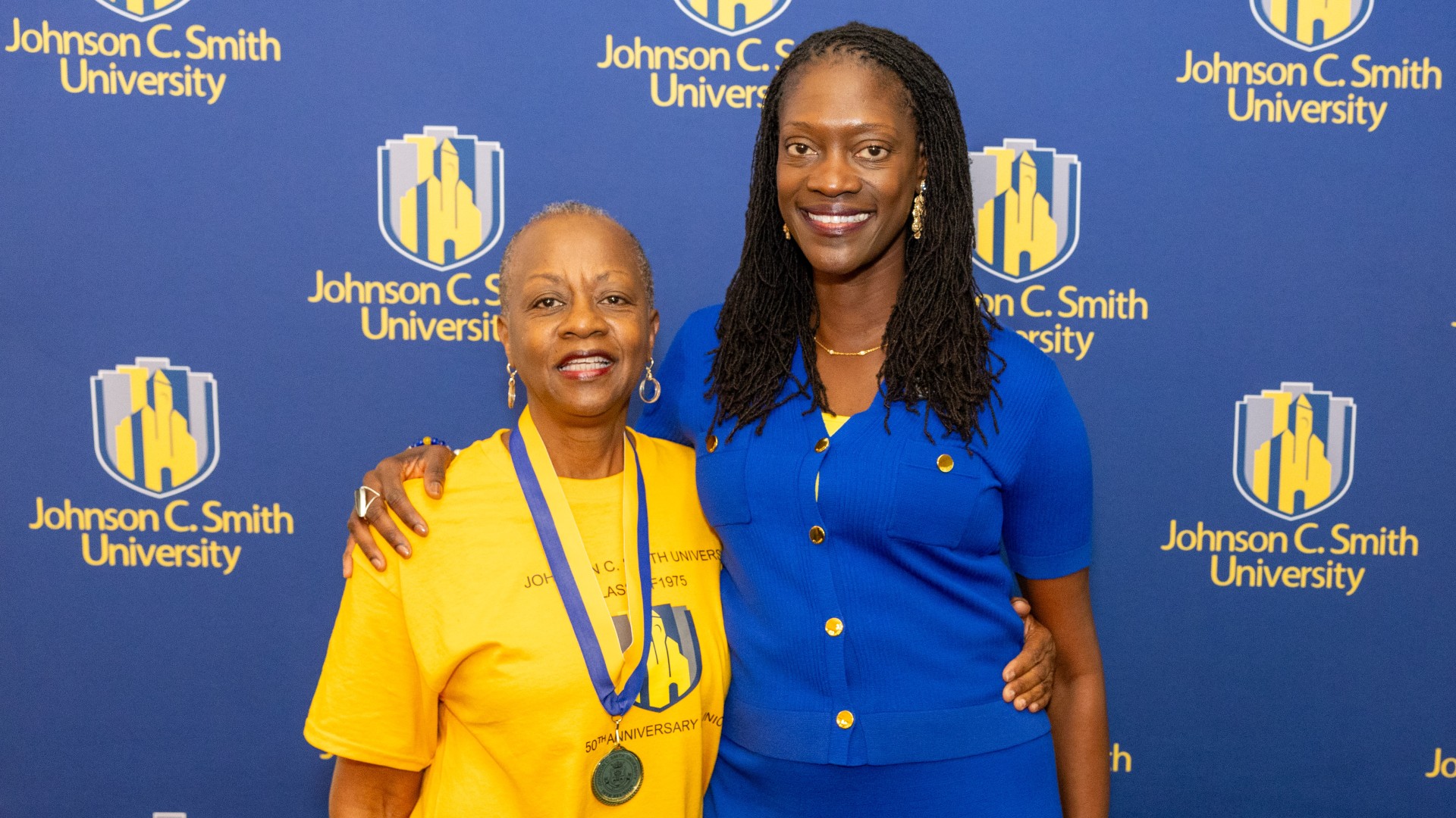 Golden Class medallion with President Kinloch Photos