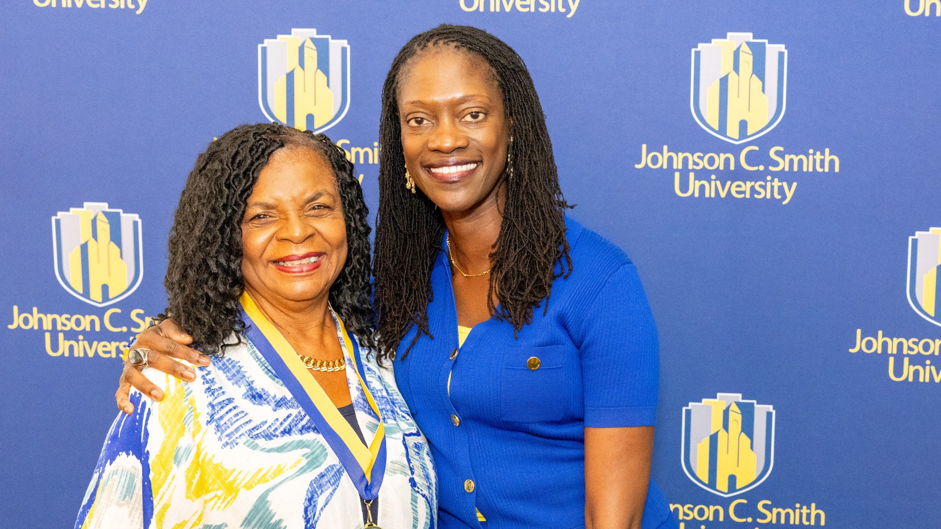 Golden Class medallion with President Kinloch Photos