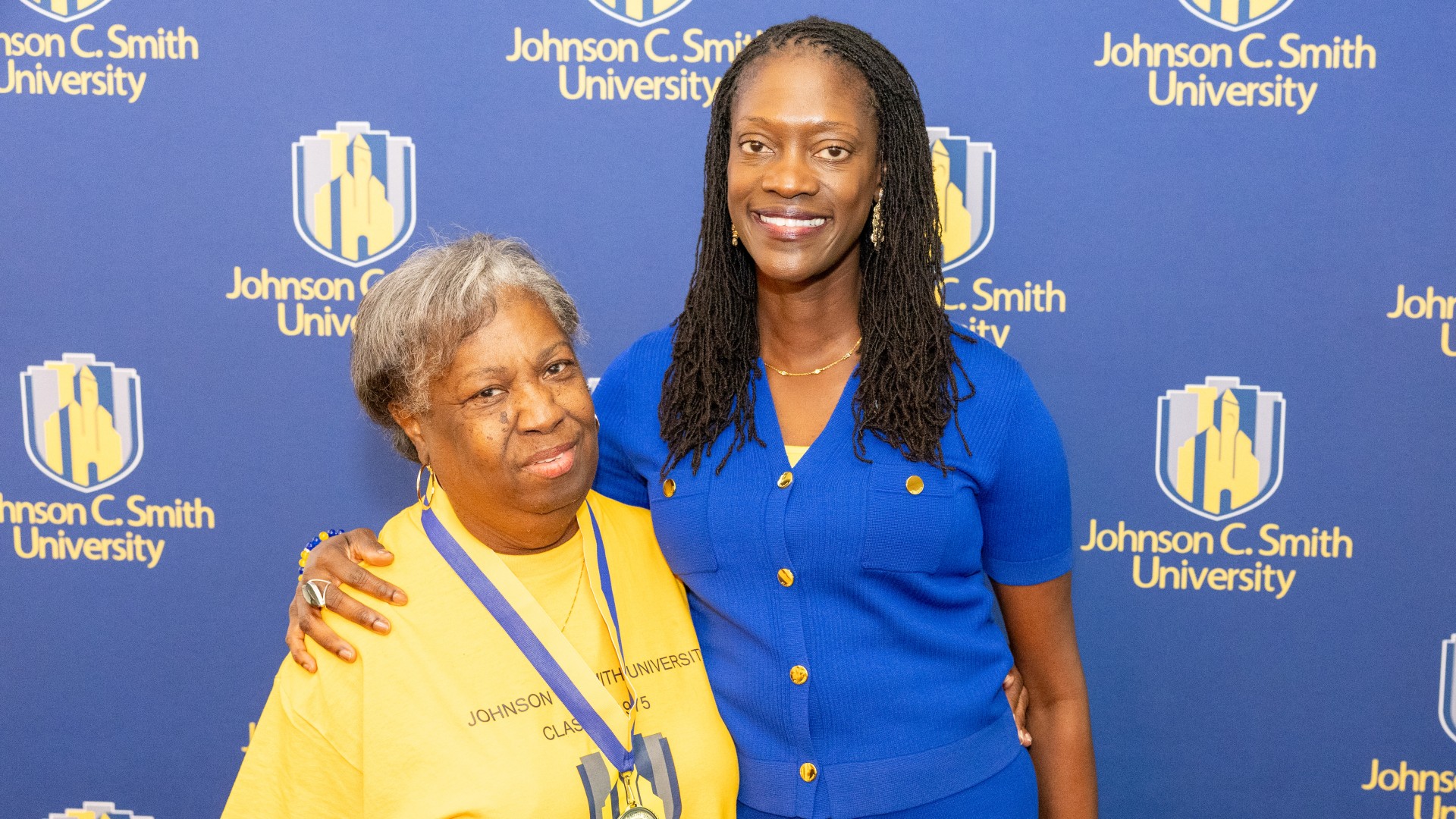 Golden Class medallion with President Kinloch Photos
