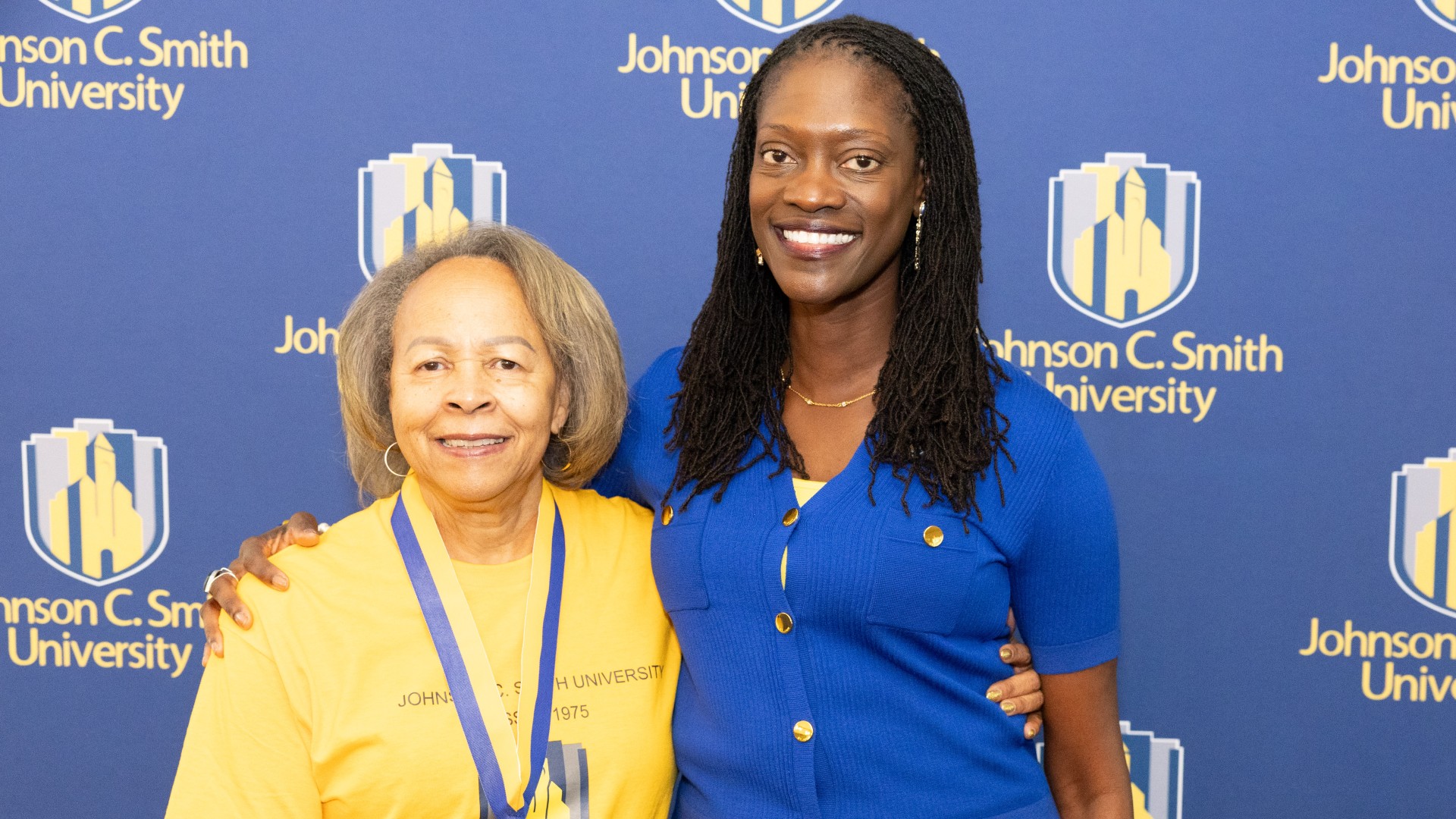 Golden Class medallion with President Kinloch Photos