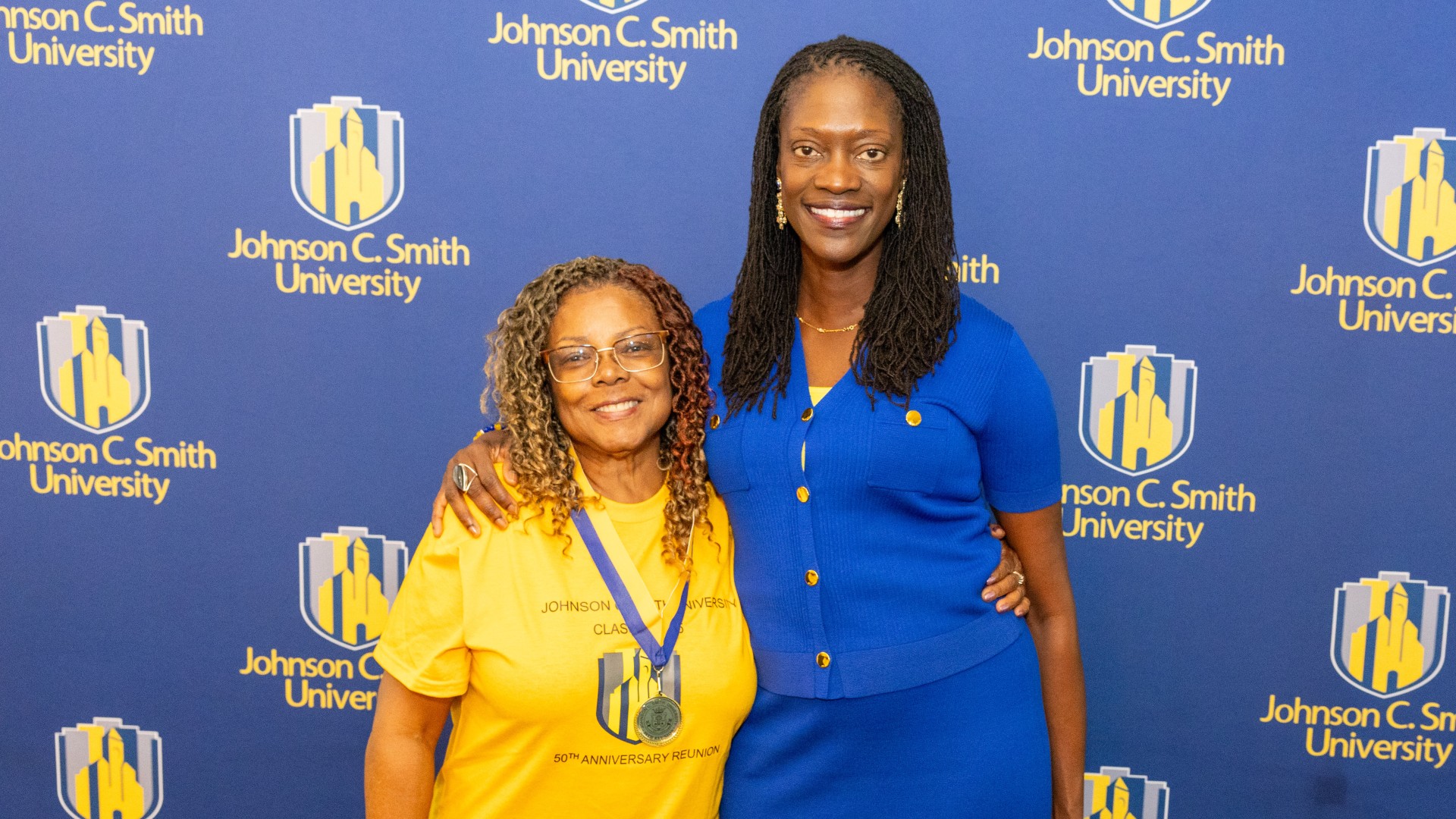 Golden Class medallion with President Kinloch Photos