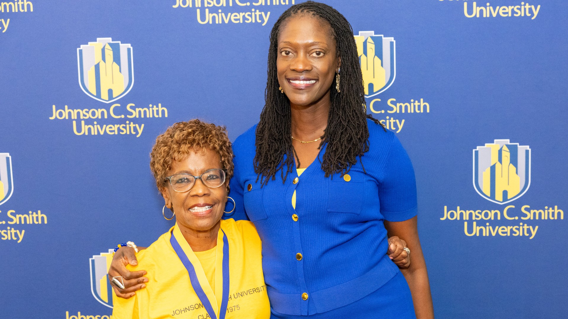 Golden Class medallion with President Kinloch Photos
