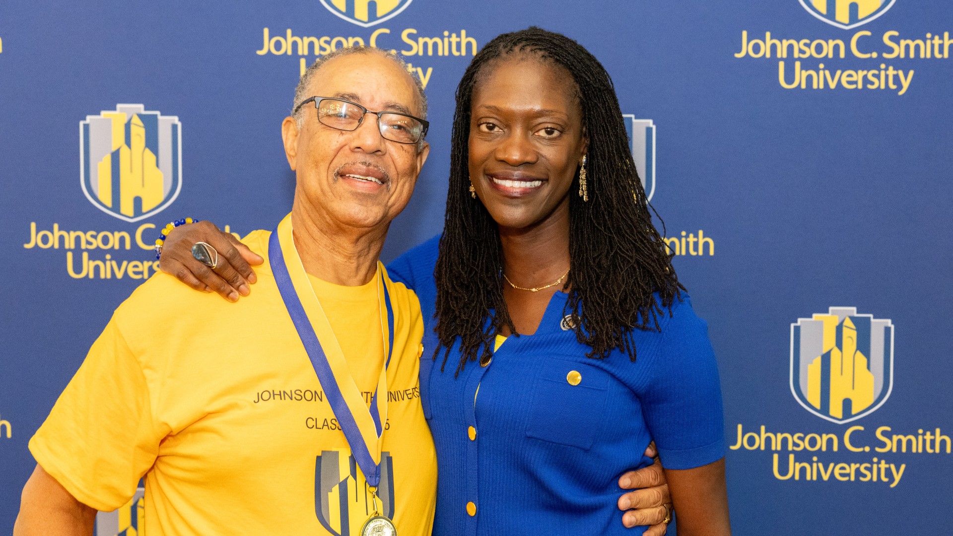 Golden Class medallion with President Kinloch Photos