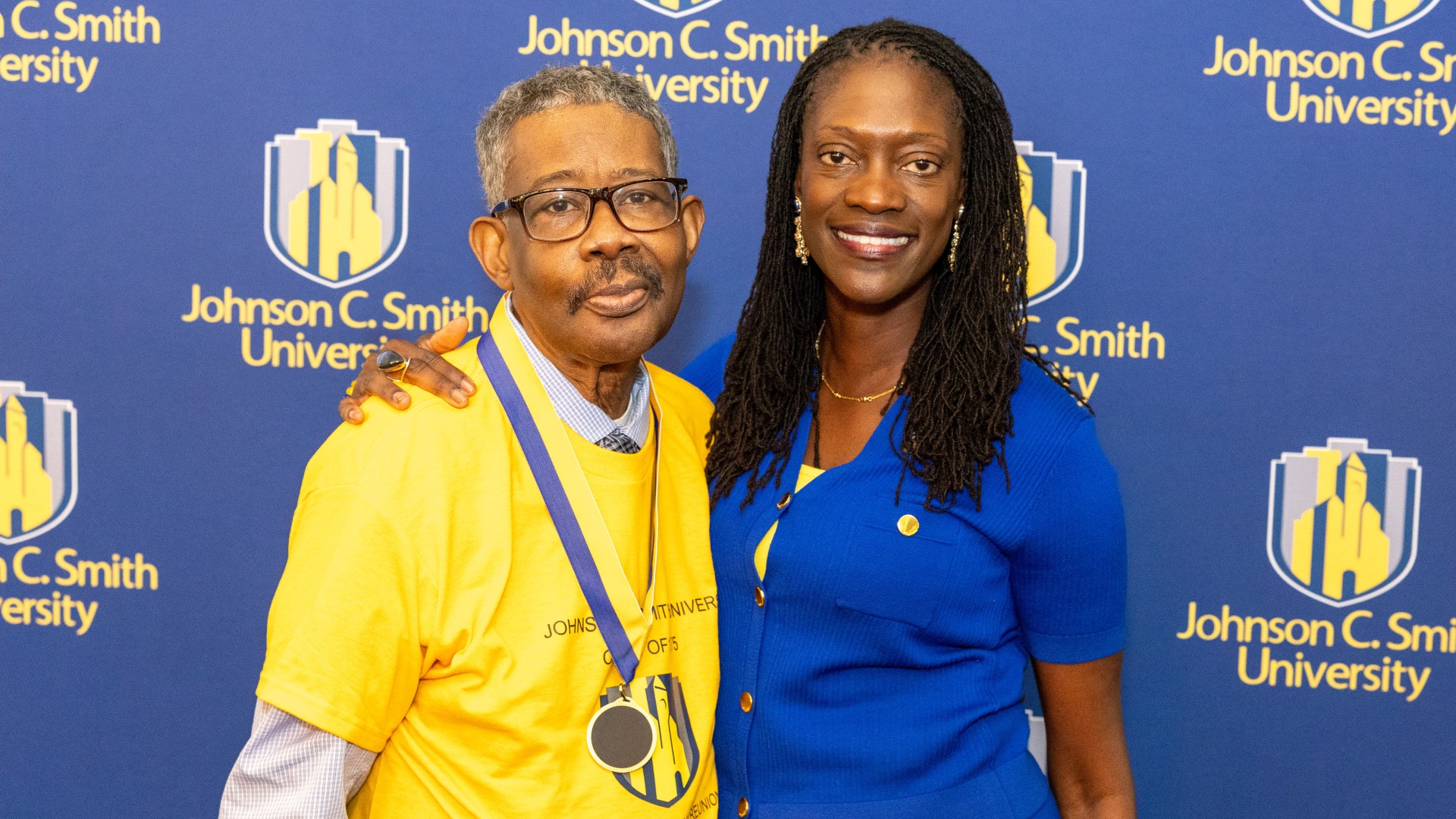Golden Class medallion with President Kinloch Photos