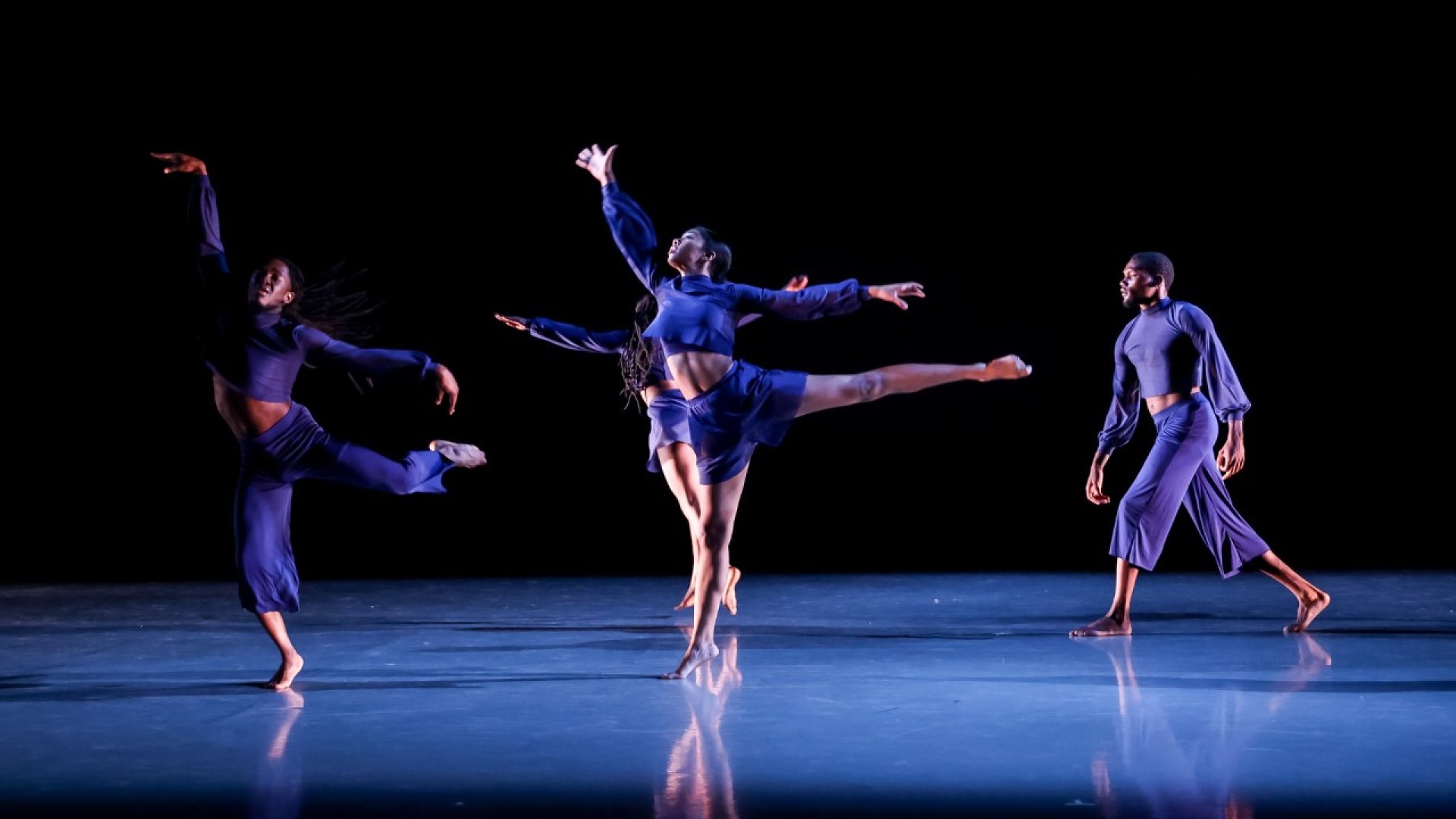 JCSU Dancers on the stage