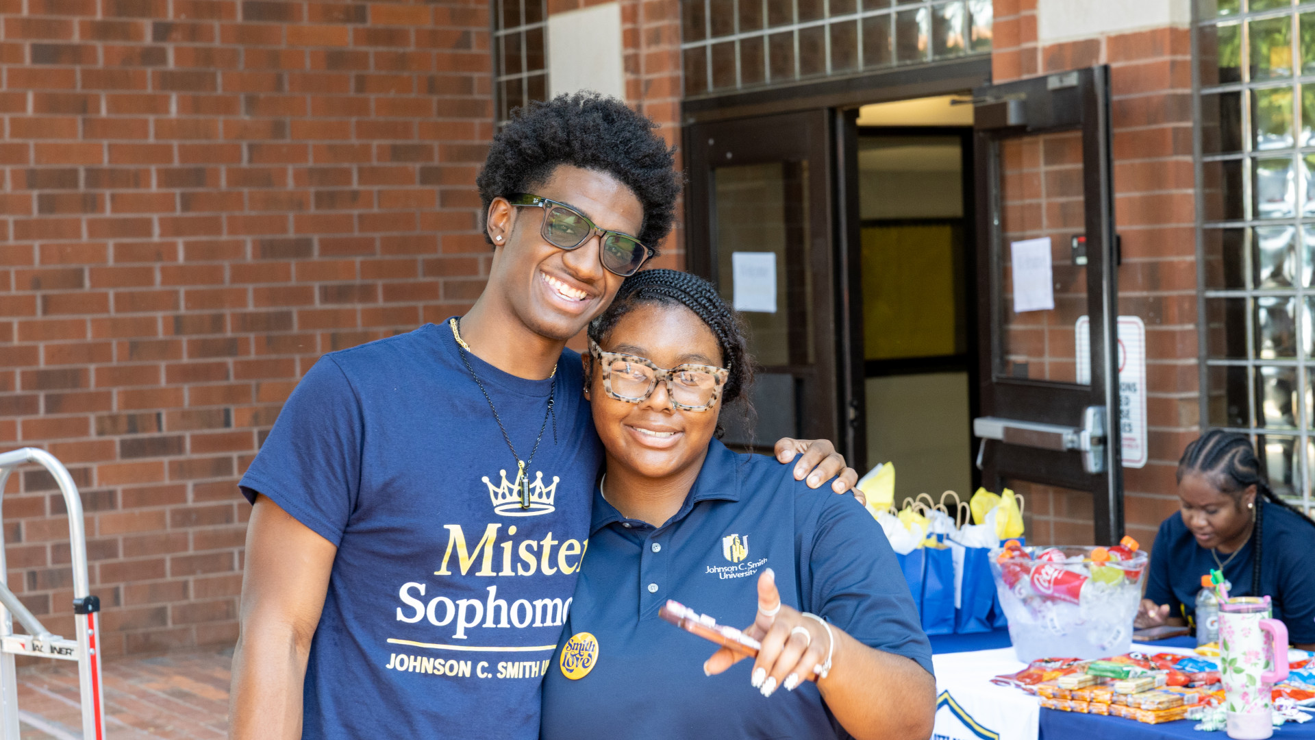 Student leaders and other groups were on hand to help with move in