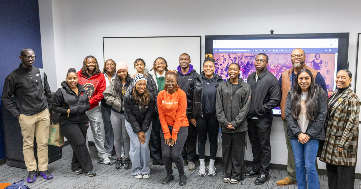 Local Public Artist Shares his Journey and Vision with JCSU Scholars